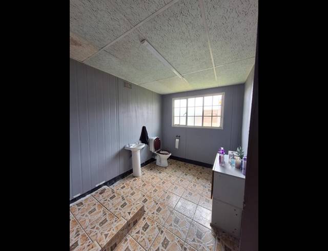 INDUSTRIAL PROPERTY TO RENT IN AUREUS